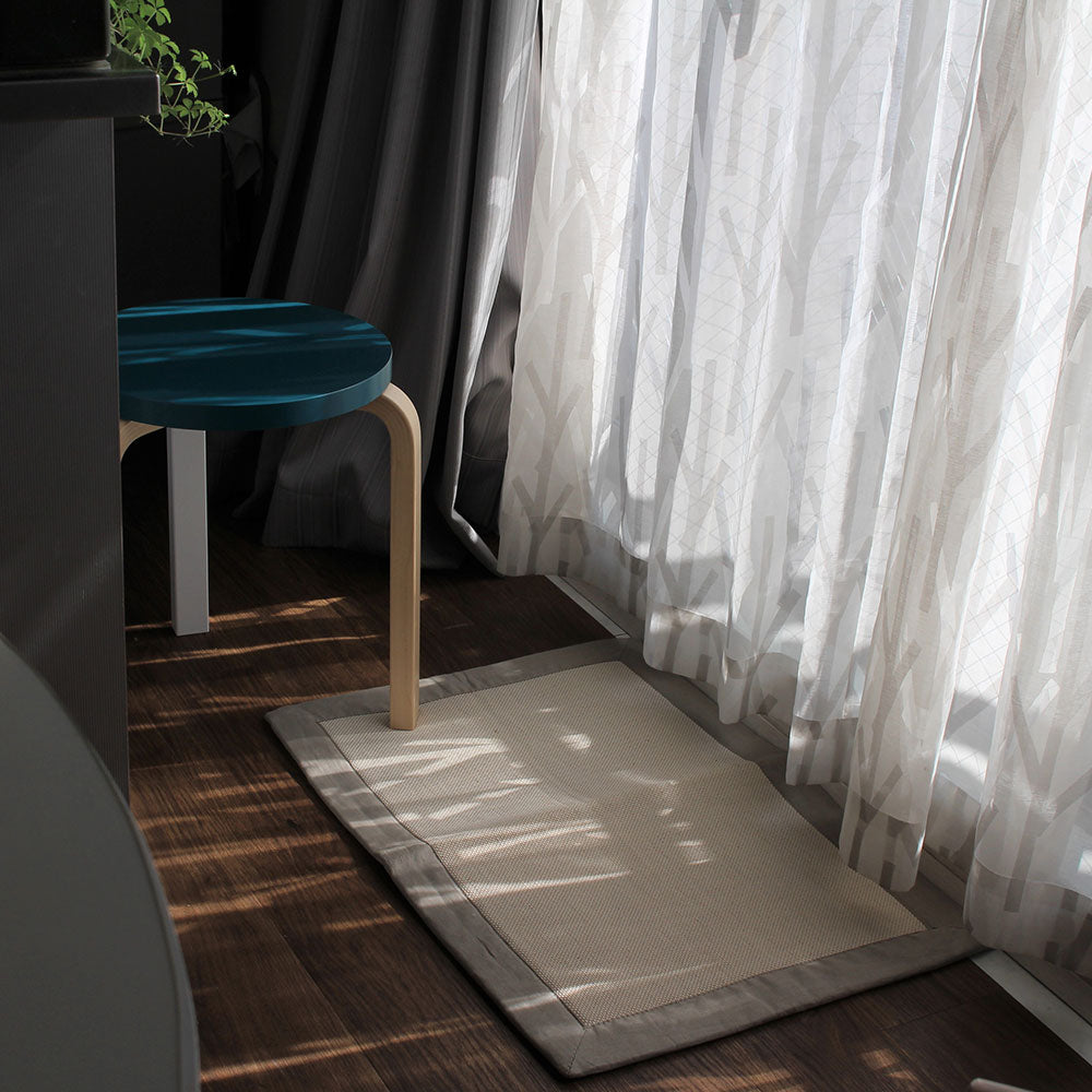 Olika LINEN FRAME RUG 50×70