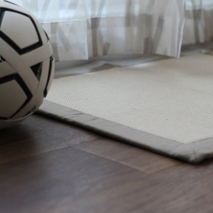 Olika LINEN FRAME RUG 50×70