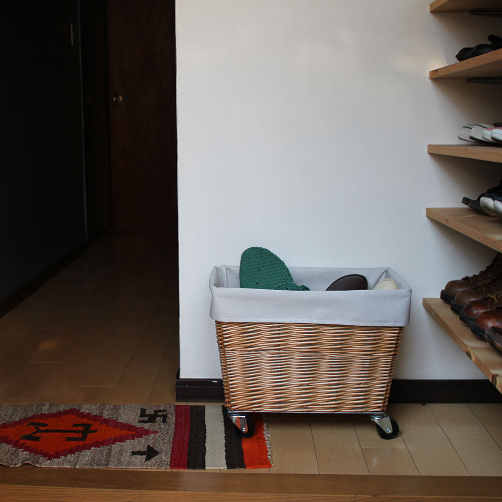 WILLOW LAUNDRY BASKET with CASTER 28L